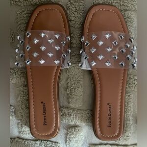 Stud Pierre Dumas flats